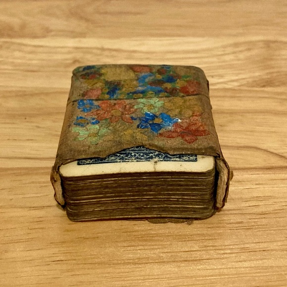 Vintage Mini Playing Card Set Game Folk Art Case - Picture 2 of 16